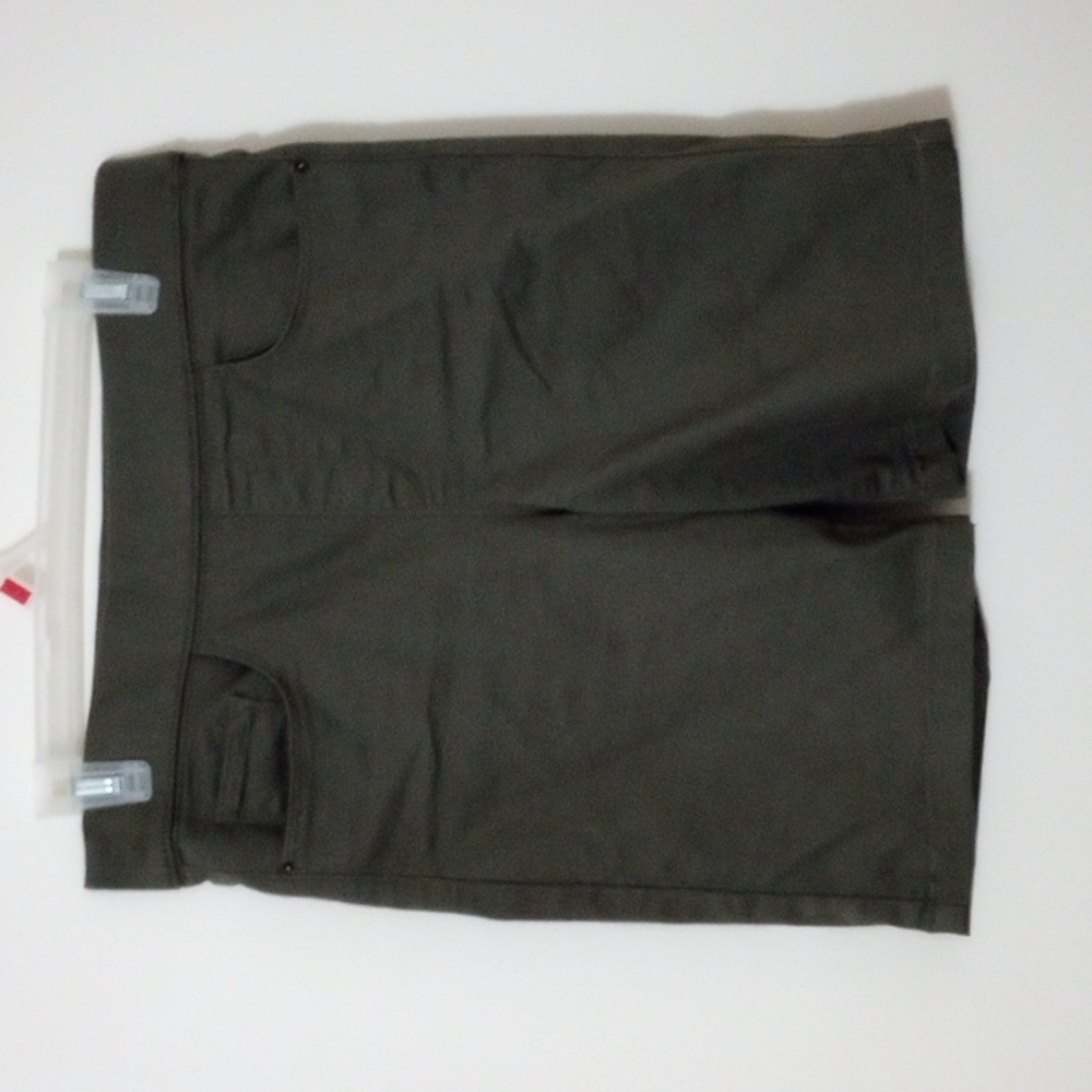 Dkny jeans women's shorts size medium green elastic waste
